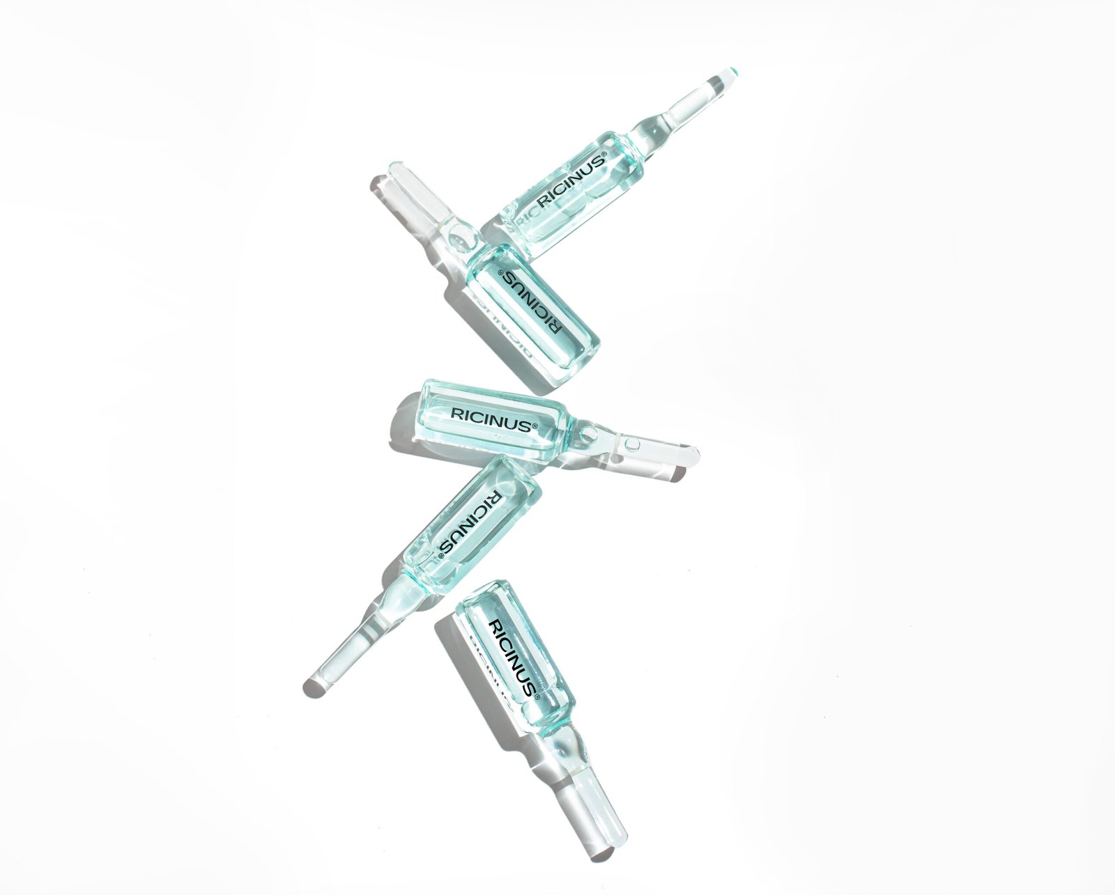 ampulės slenkantiems plaukams RICINUS